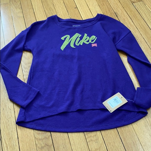 Nike Tops - NWT Nike long sleeve thermal top size XL Nike Tops - NWT Nike long sleeve thermal top size XL